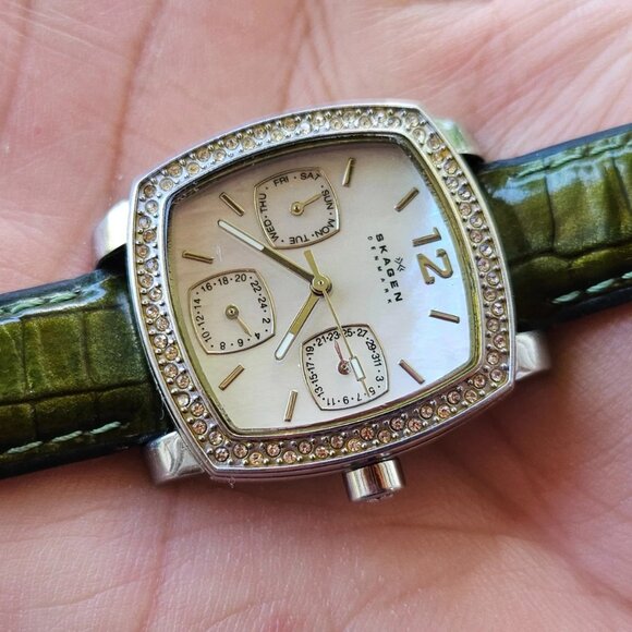 Skagen Women Wristwatch Multi-dial/Gemstones Patent Leather Band Watch - Picture 3 of 13